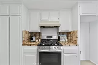 Photo #5: OC24159728 Listing