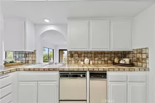 Photo #6: OC24159728 Listing