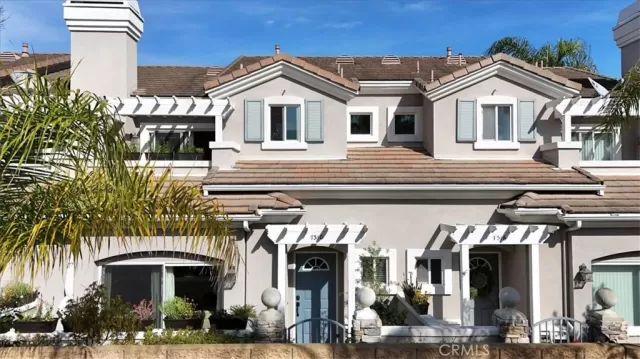 MLS: OC24160018 Condo For Sale