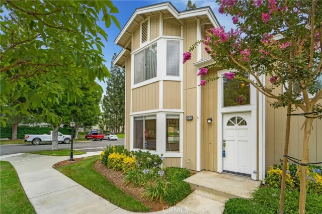 MLS: OC24160027 Condo For Sale