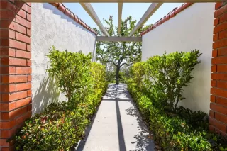 Photo #4: OC24160230 Listing 