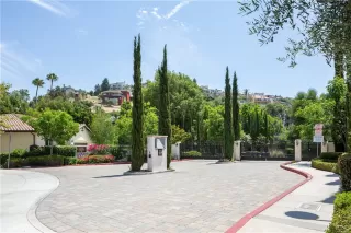 Photo #2: OC24160335 Listing