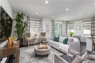 Photo #4: OC24160335 Listing