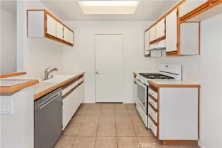 Photo #3: OC24160388 Listing 