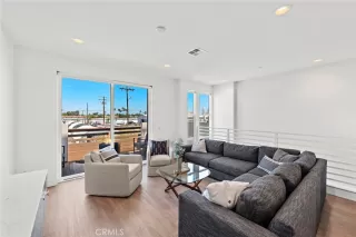 Photo #6: OC24160396 Listing 