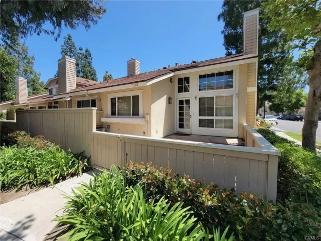 MLS: OC24160399 Condo For Sale