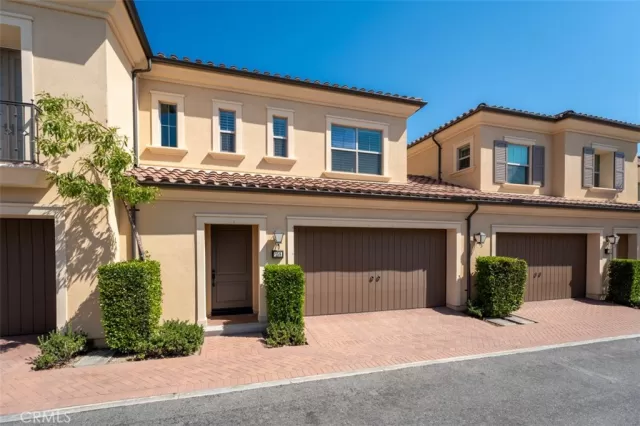 MLS: OC24160566 Condo For Sale