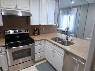 Photo #5: OC24160606 Listing 