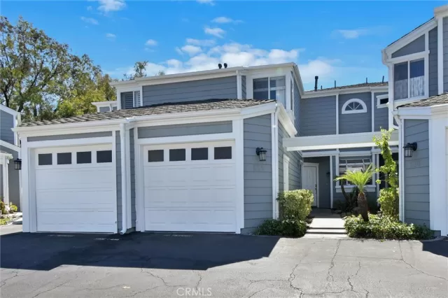 MLS: OC24160615 Condo For Sale