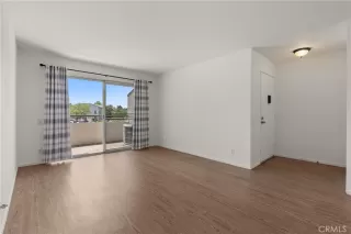 Photo #2: OC24160879 Listing