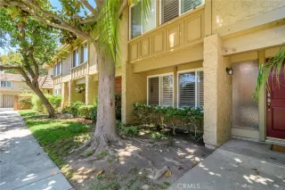 Photo #4: OC24161018 Listing 