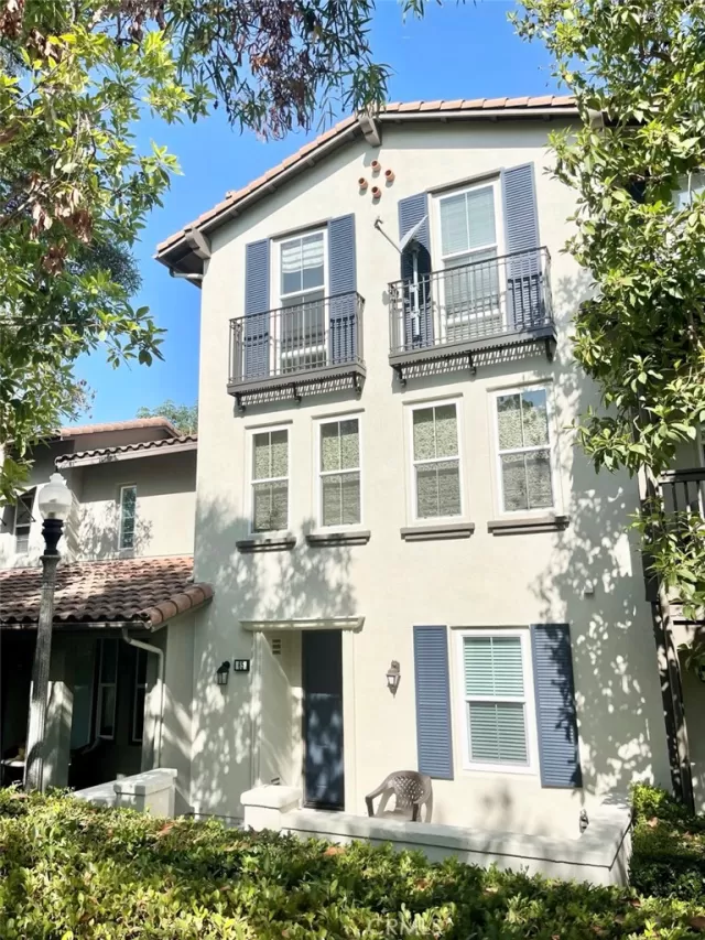 MLS: OC24161632 Condo For Sale
