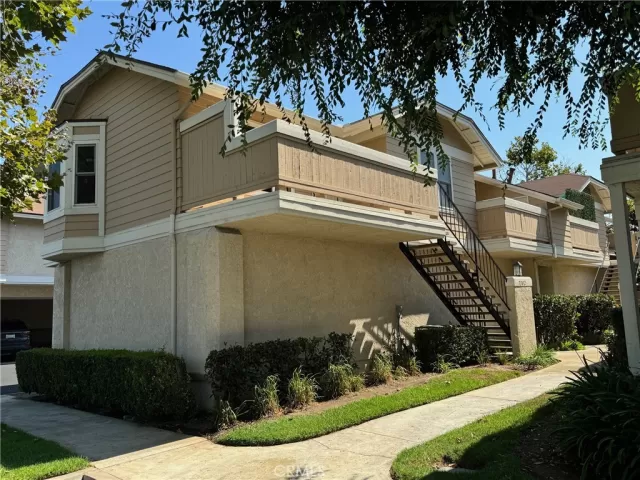 MLS: OC24162735 Condo For Sale