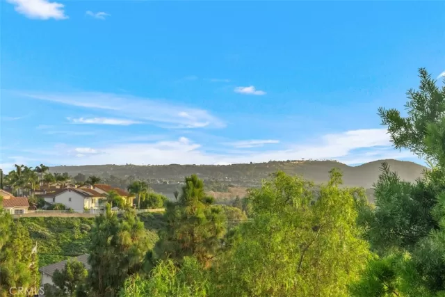 MLS: OC24163228 Condo For Sale