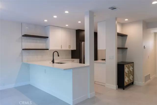 MLS: OC24163372 Condo For Sale