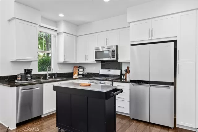 MLS: OC24163418 Condo For Sale