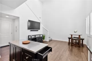 Photo #4: OC24163418 Listing 