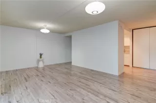 Photo #4: OC24164565 Listing 