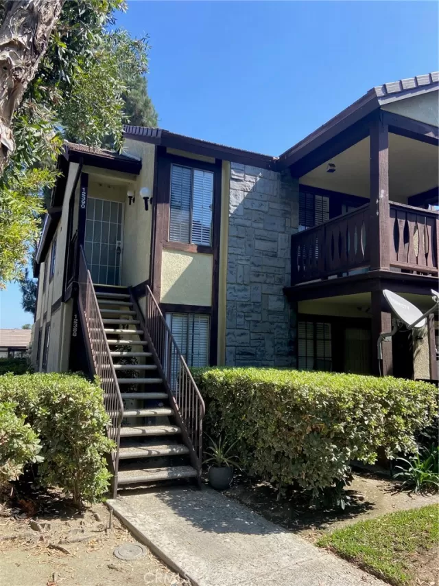 MLS: OC24164688 Condo For Sale