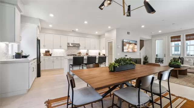 MLS: OC24164725 Condo For Sale