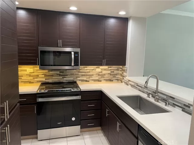 MLS: OC24165407 Condo For Sale