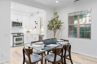 Photo #5: OC24166221 Listing 