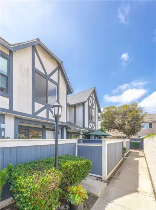 Photo #1: OC24166285 Listing 