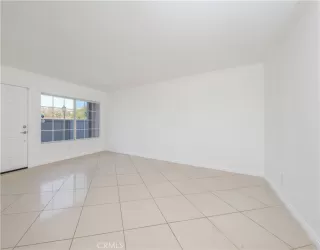 Photo #5: OC24166285 Listing 