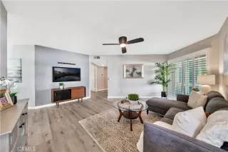 Photo #4: OC24166410 Listing