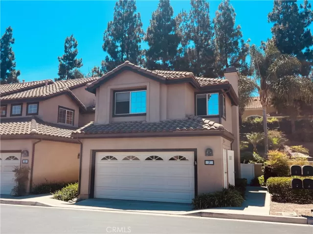 MLS: OC24166448 Condo For Sale