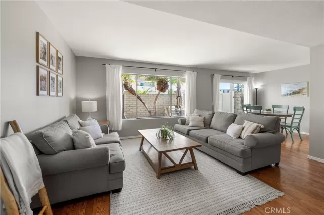 MLS: OC24166454 Condo For Sale