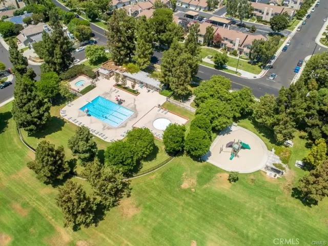 MLS: OC24166587 Condo For Sale