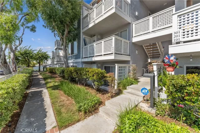 MLS: OC24166649 Condo For Sale