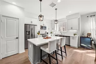 Photo #4: OC24166848 Listing 