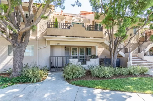 MLS: OC24167303 Condo For Sale