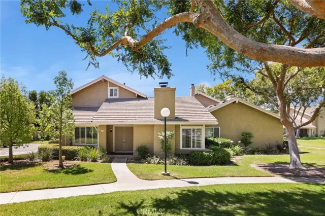 MLS: OC24167404 Condo For Sale