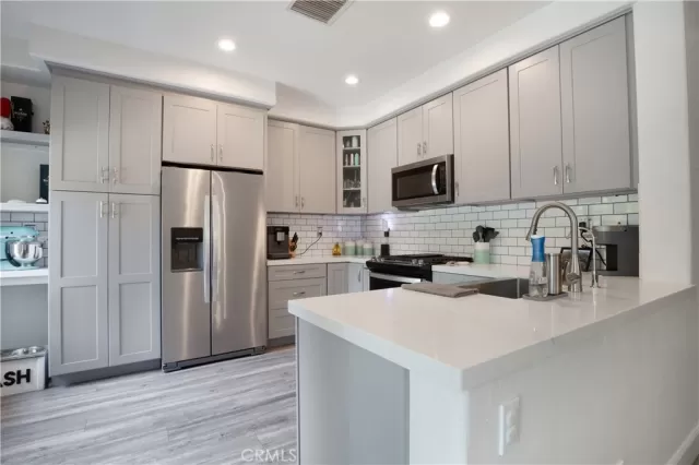 MLS: OC24167757 Condo For Sale