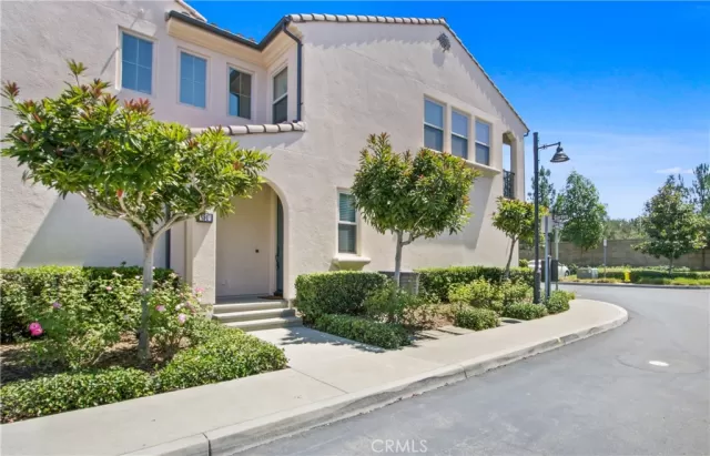 MLS: OC24167894 Condo For Sale