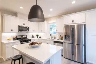 Photo #4: OC24167932 Listing 