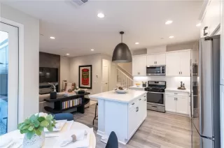 Photo #6: OC24167932 Listing 