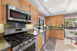 Photo #3: OC24168017 Listing 