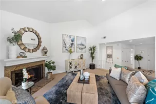 Photo #6: OC24168017 Listing 