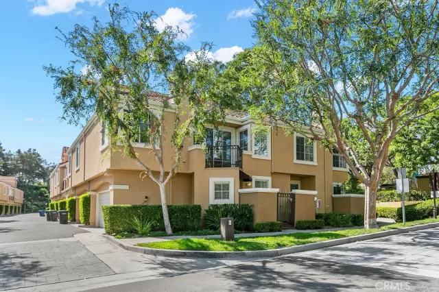 MLS: OC24168035 Condo For Sale