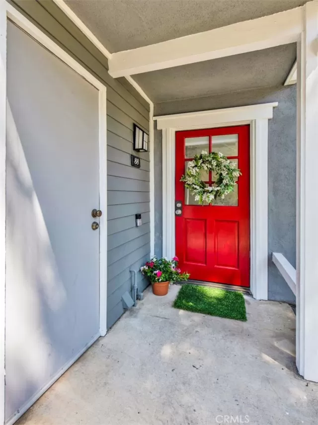 MLS: OC24168165 Condo For Sale