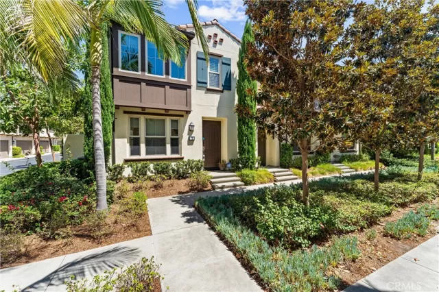 MLS: OC24168381 Condo For Sale