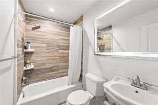 Photo #5: OC24168542 Listing