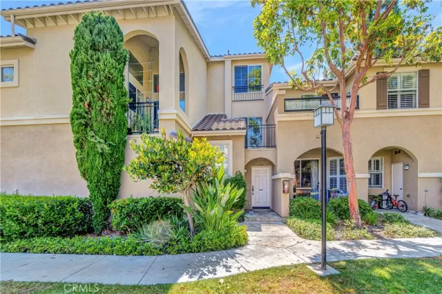 MLS: OC24168995 Condo For Sale