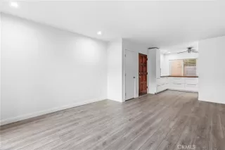 Photo #3: OC24169071 Listing 