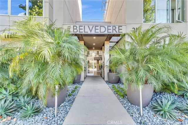 MLS: OC24169584 Condo For Sale