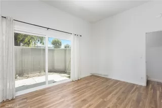 Photo #4: OC24169783 Listing 